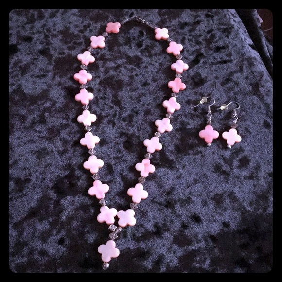 Pink Shell Necklace and Earrings Set - Picture 2 of 2